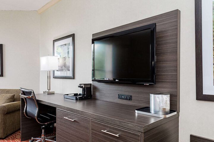 Room 62 of 100