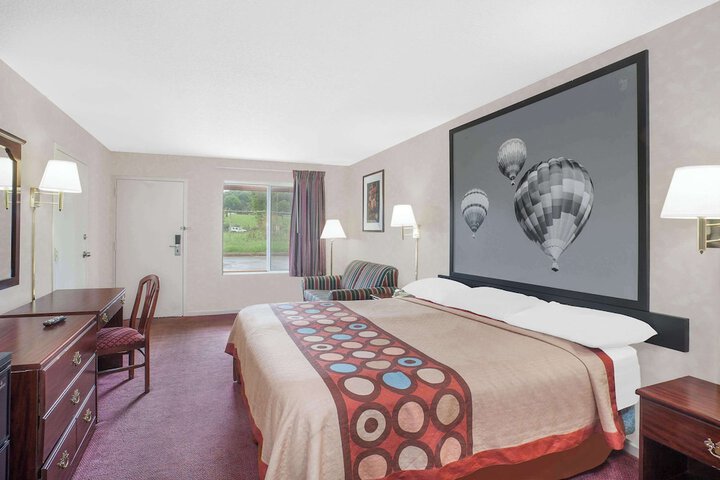 Room 10 of 15