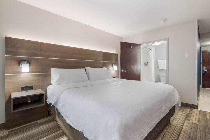 Room 16 of 44