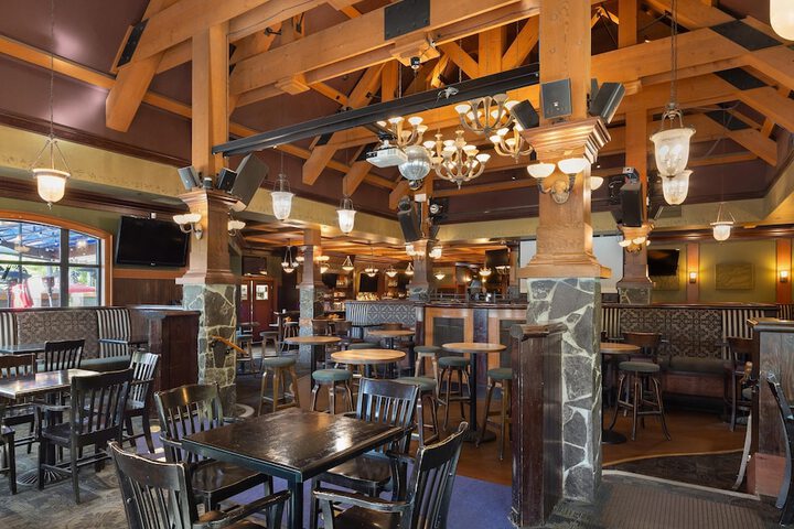 DoubleTree by Hilton North Vancouver