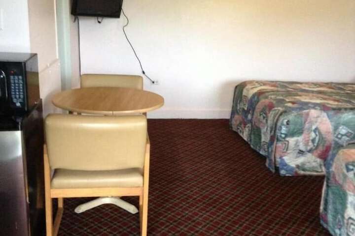 Room 33 of 36