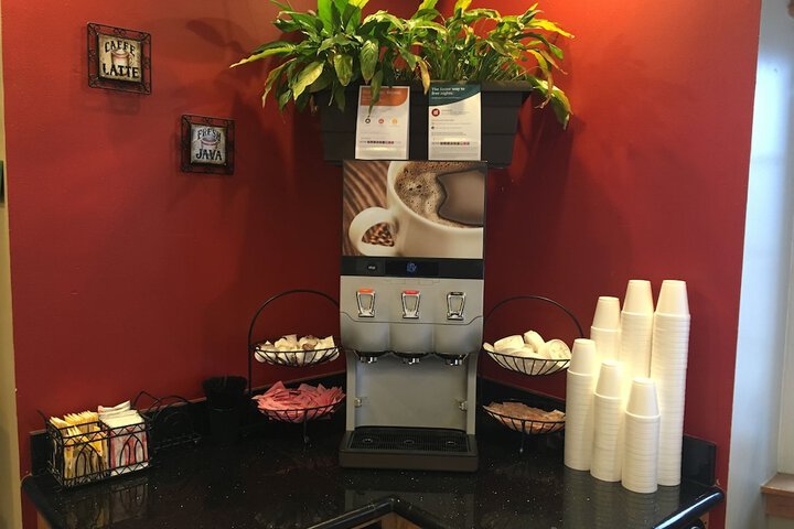 Breakfast/Coffee Service 25 of 31
