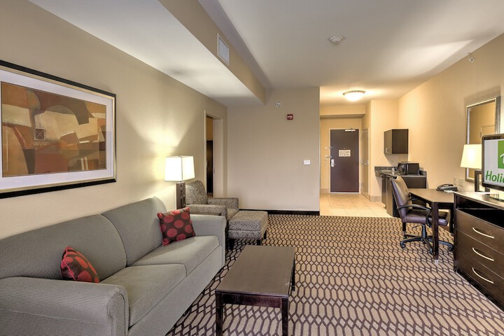 Room 27 of 62