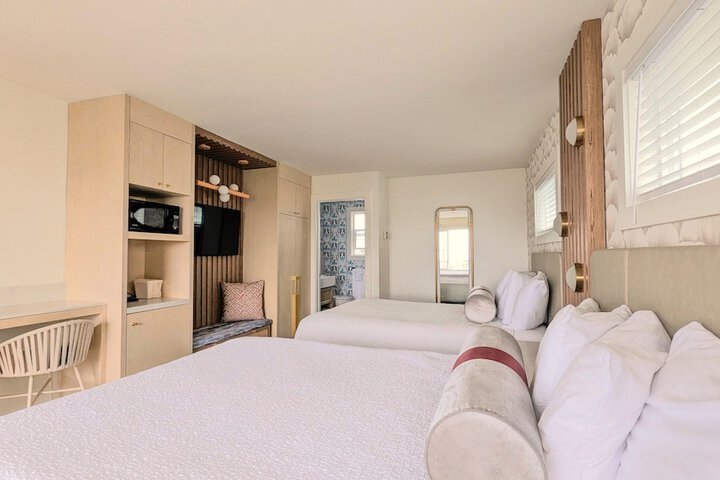Room 21 of 61