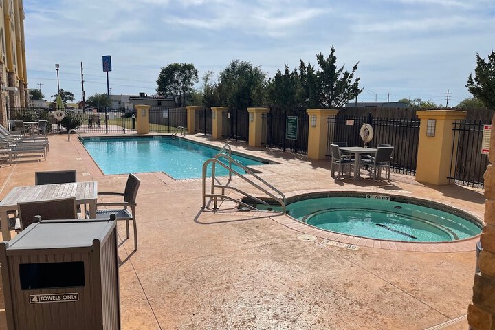 Pool 4 of 34