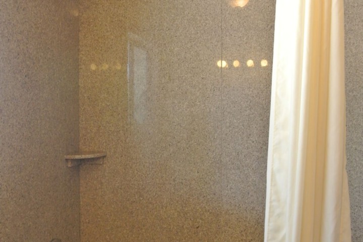 Vino Inn & Suites