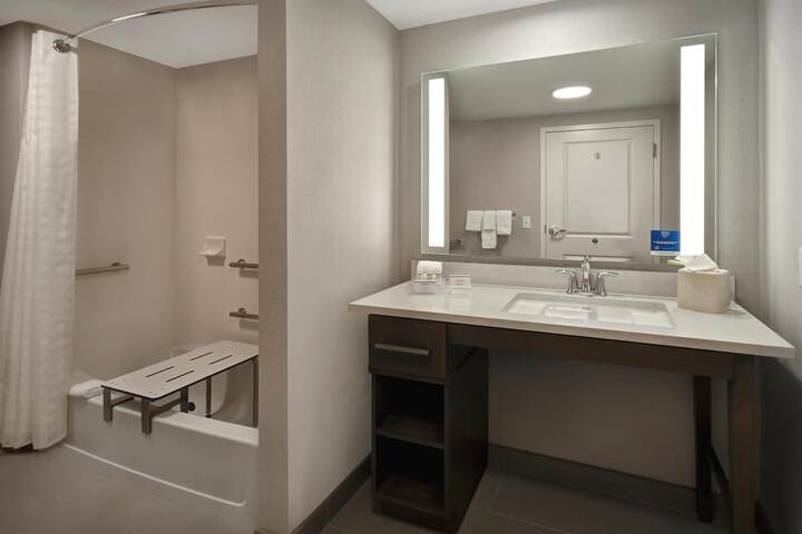 Homewood Suites by Hilton Orlando at Flamingo Crossings