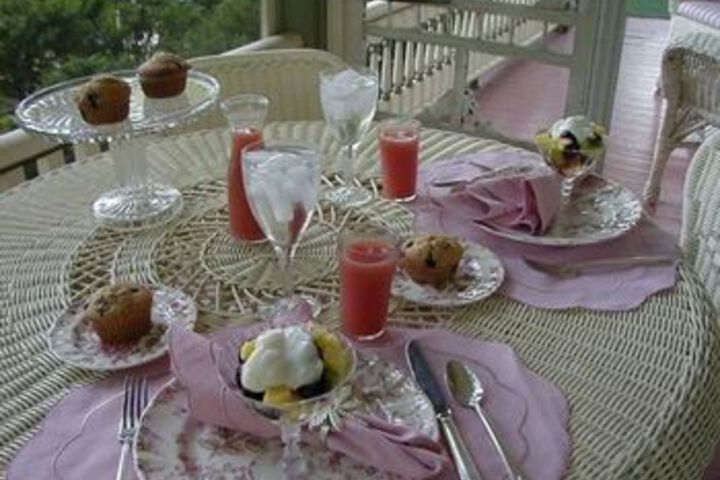 White Swan Inn Bed & Breakfast
