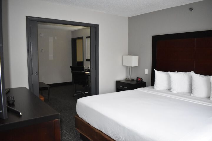 Room 28 of 60