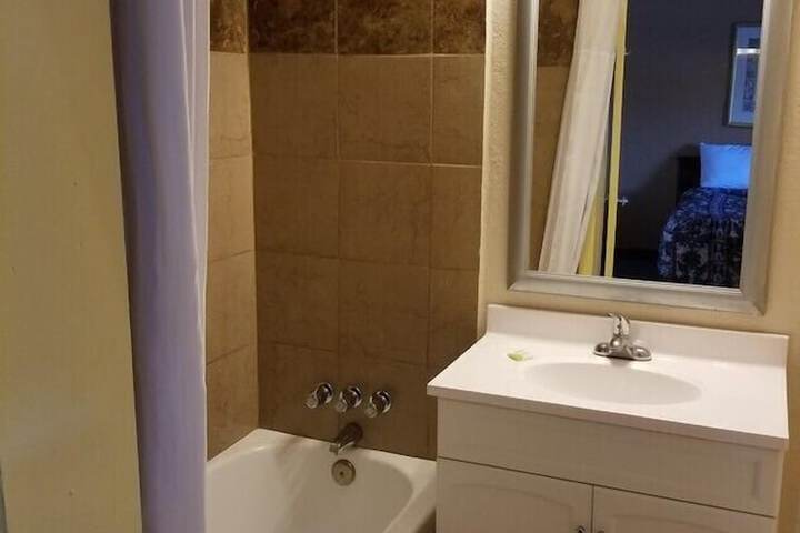 Room 14 of 27