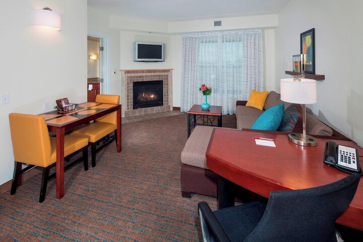 Room 7 of 18