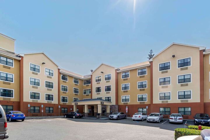 Hotel 3 of 34