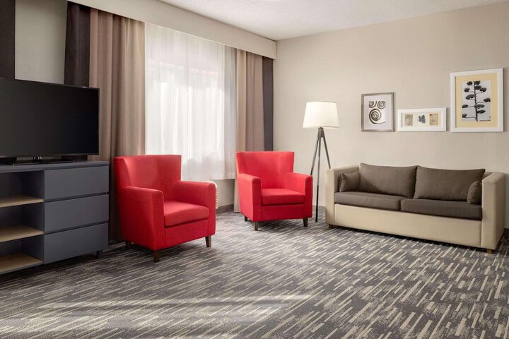Country Inn & Suites by Radisson Brookings, SD