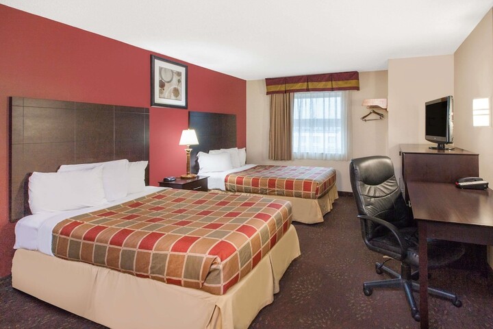 Room 8 of 18