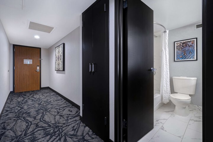 Room 45 of 103