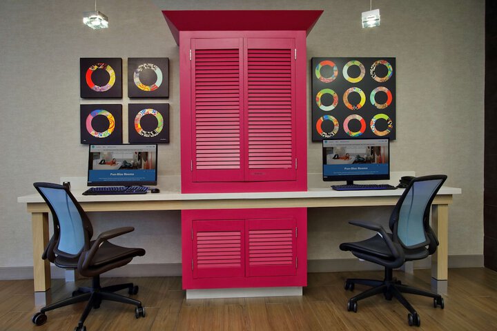 Business Center 74 of 74