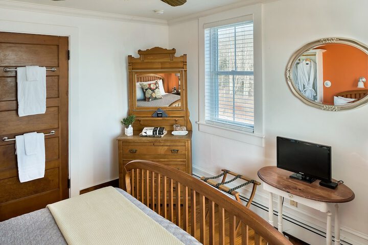 Room 20 of 103