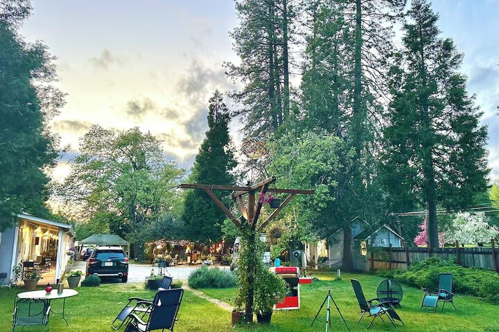 The Pines Inn and Cottages