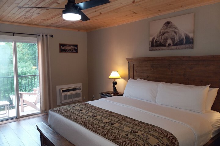 The Carter Lodge on the River