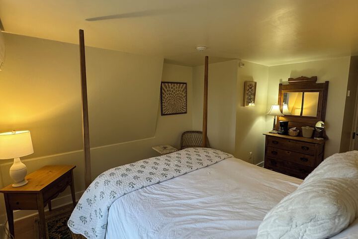 High Tide Inn