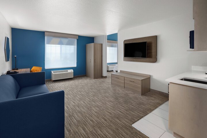 Room 27 of 47