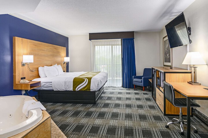 Room 26 of 32