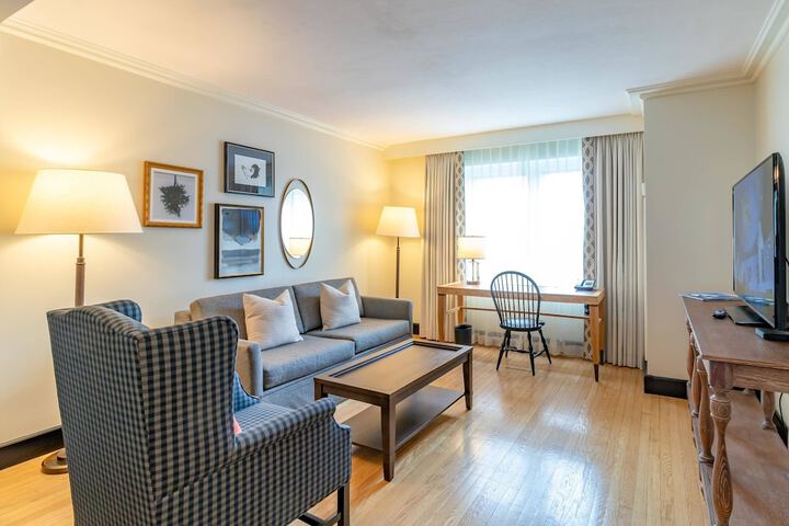 Williamsburg Lodge Autograph Collection