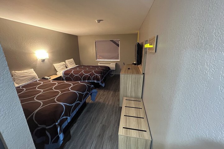 Room 32 of 39