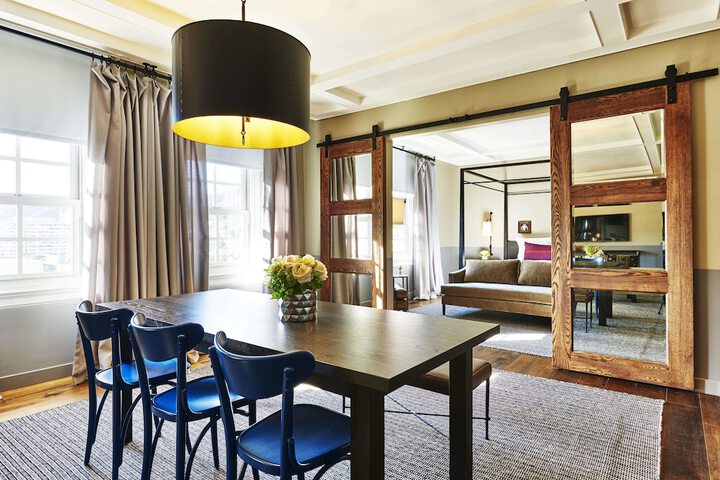 Room 50 of 82