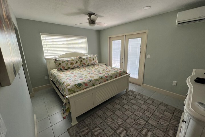 Tarpon Tale Inn