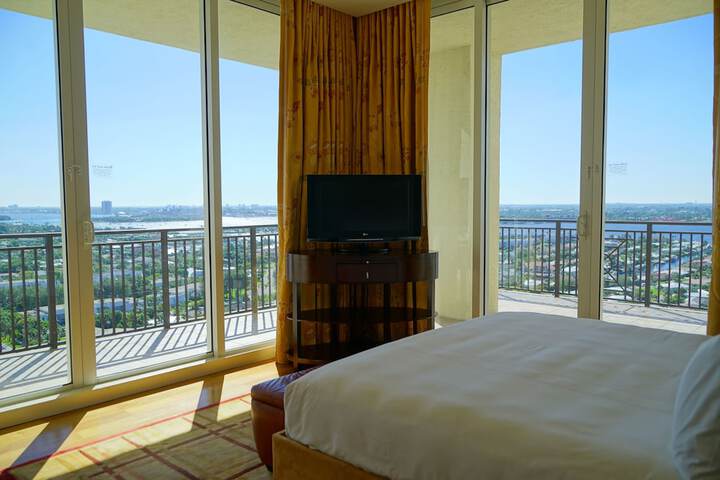 Room 106 of 412