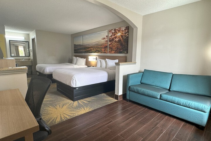 Room 27 of 28