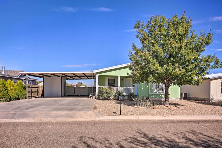 Peaceful Portales Escape w / Patio & Grill!
