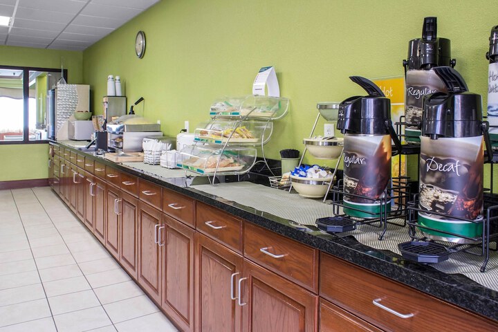 Breakfast/Coffee Service 29 of 34