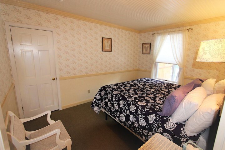Alexanders Lodge