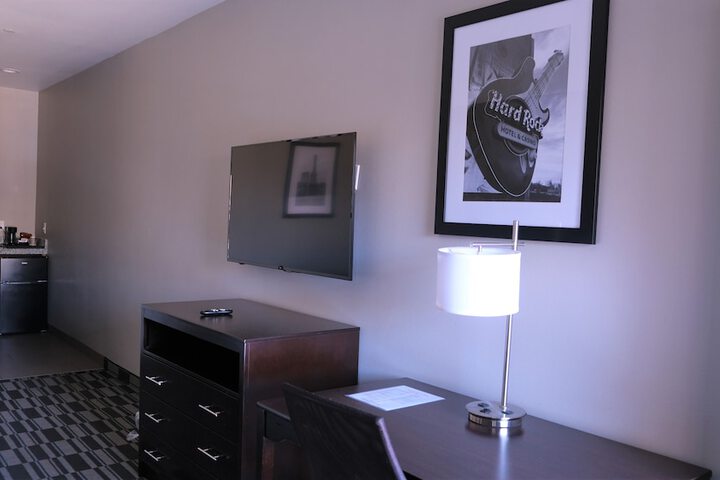 Room 9 of 34
