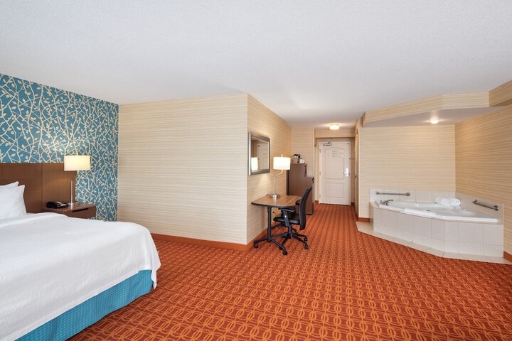 Fairfield Inn and Suites by Marriott Toronto Airport