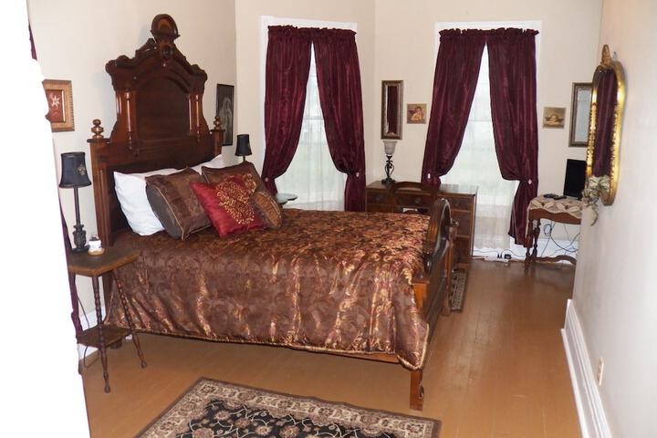 Room 13 of 32