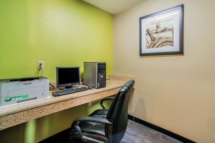 Business Center 60 of 60