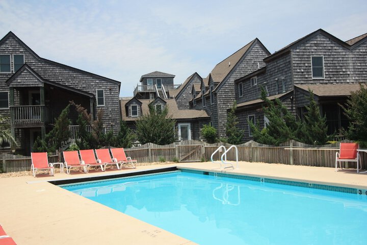 Courtyard Villas on Silver Lake Harbor