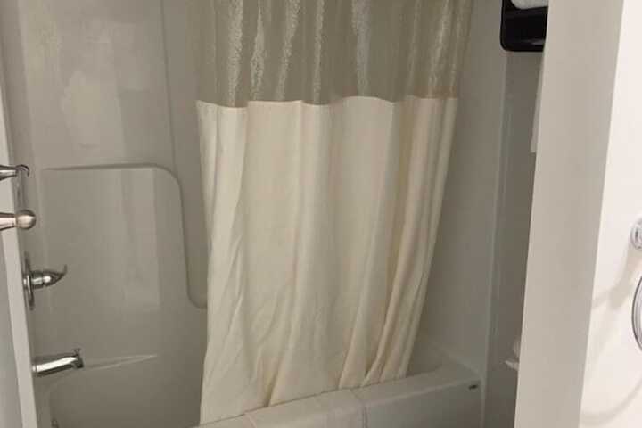 Room 12 of 16