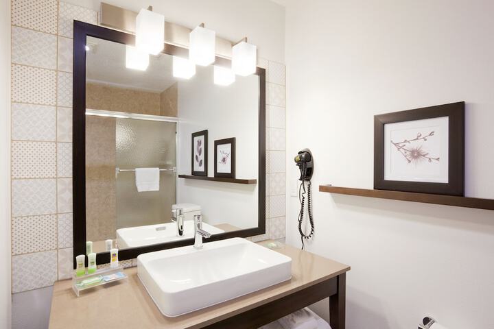 Country Inn & Suites by Radisson Ankeny - Des Moines