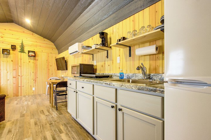 Montezuma Cabin Rental w / Fire Pit & Grill Access!