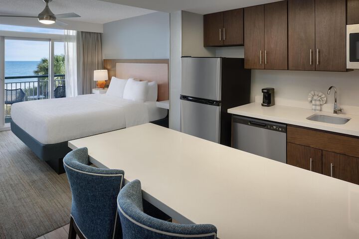 Hampton Inn & Suites Myrtle Beach / Oceanfront