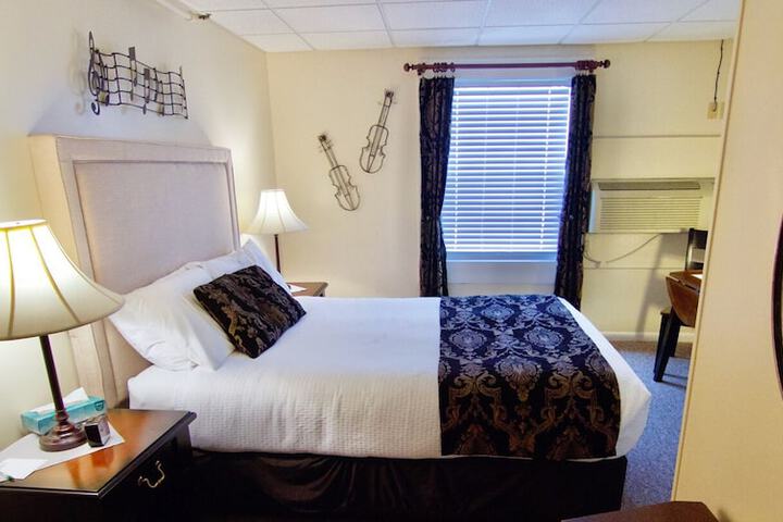 Room 21 of 153