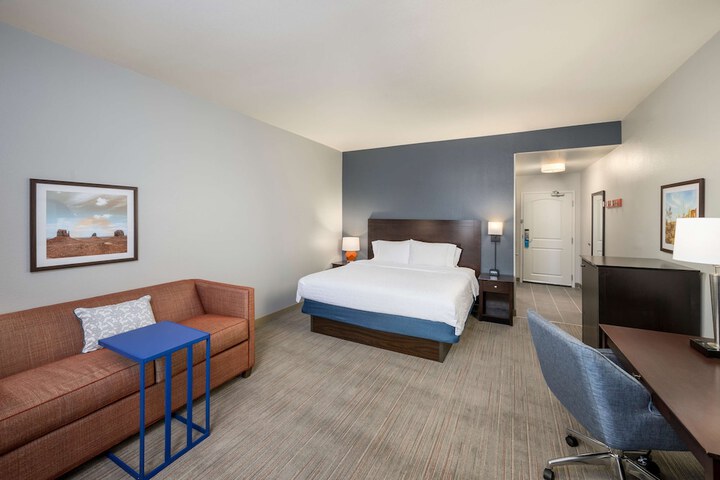 Room 10 of 36