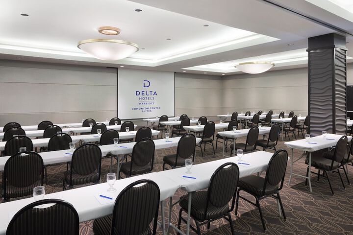 Delta Hotels by Marriott Edmonton Centre Suites