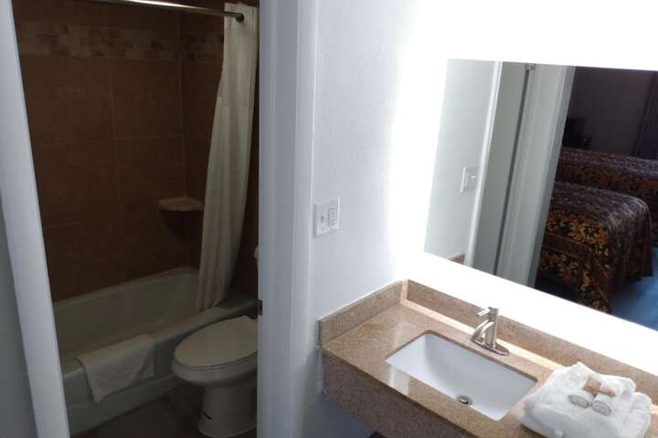 Room 10 of 31