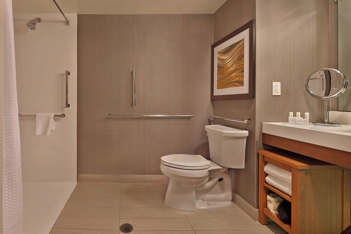 Room 10 of 31