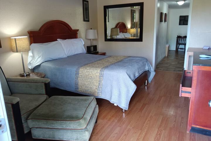 Room 38 of 62